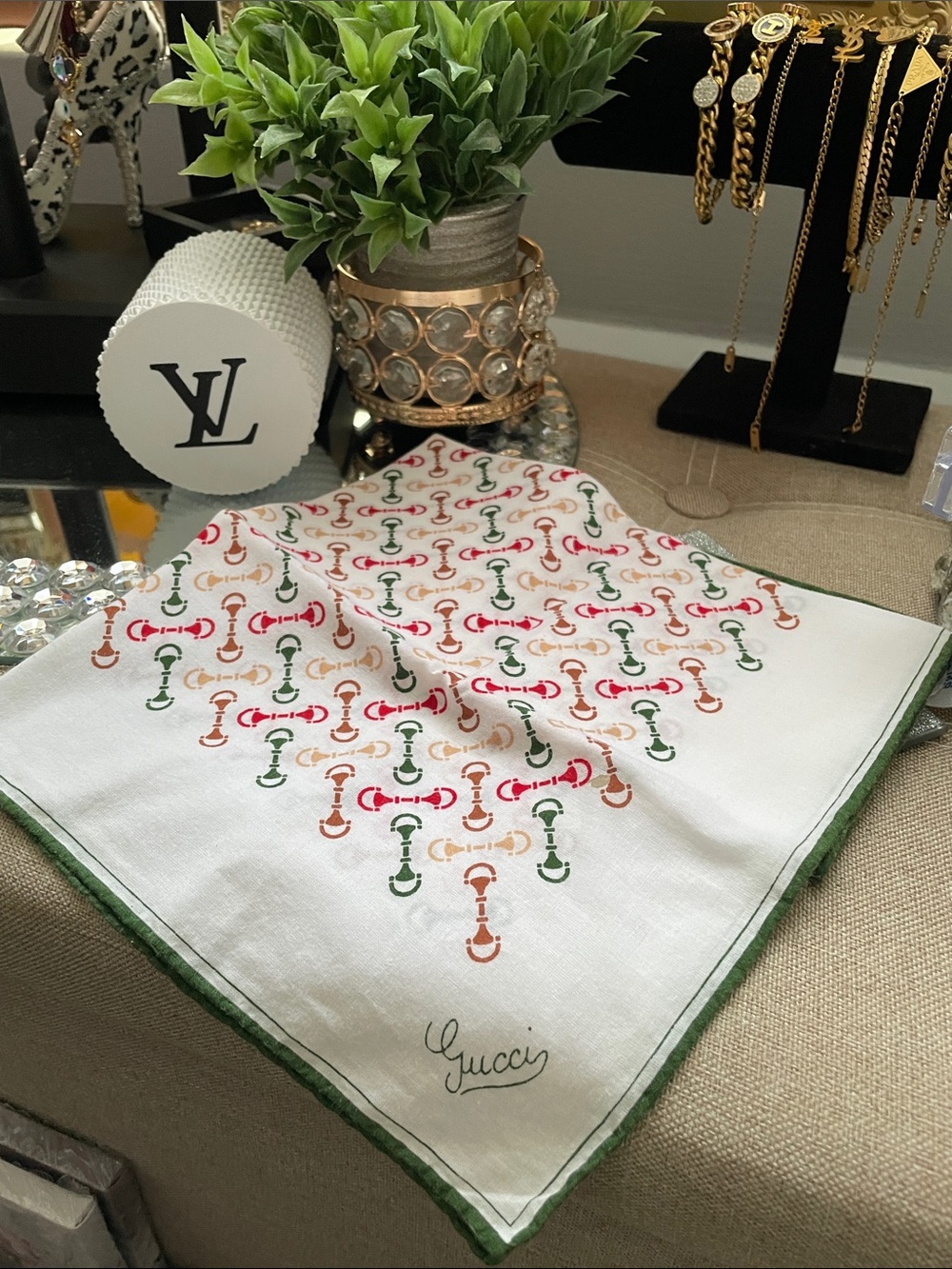 ✨Vintage Gucci 1970’s White Cotton Scarf with Green, Red, Tan Horsebit Print✨